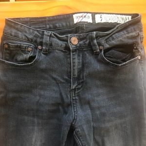 Denim Blvd- light gray/black skinny denim pant